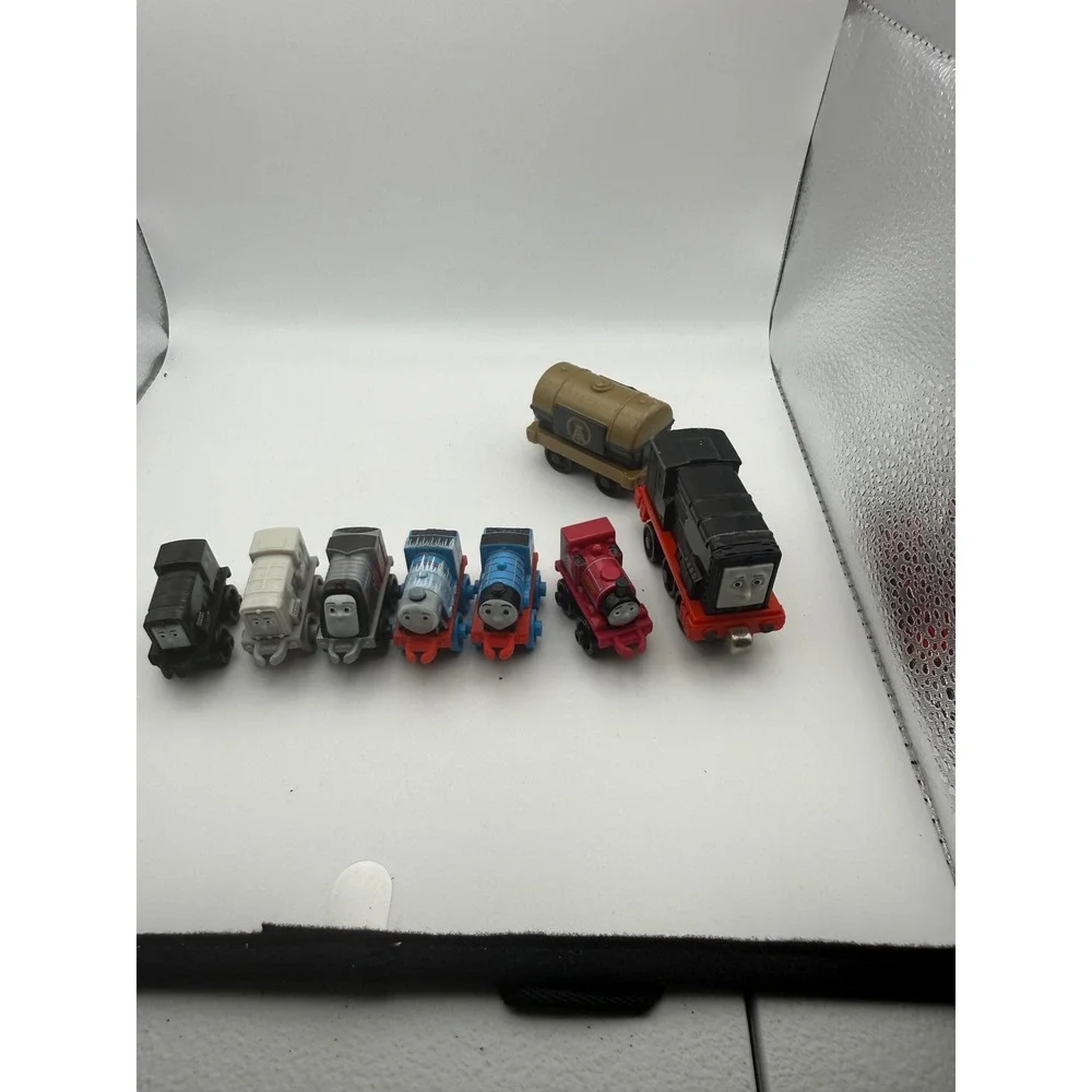 Thomas & Friends Take-n-Play Diecast Train Lot Thomas Diesel Skarloey Sodor Fuel